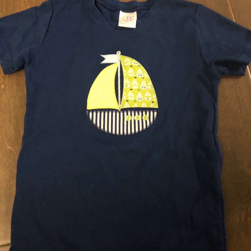 Boys appliqué shirt size 5t
